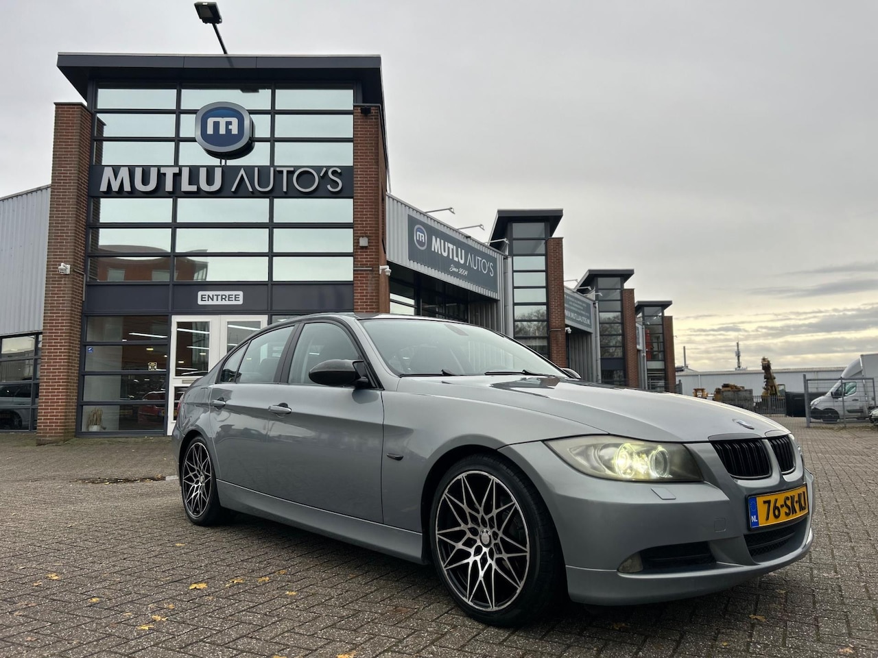 BMW 3-serie - 320i High Executive PDC Airco NAP APK - AutoWereld.nl