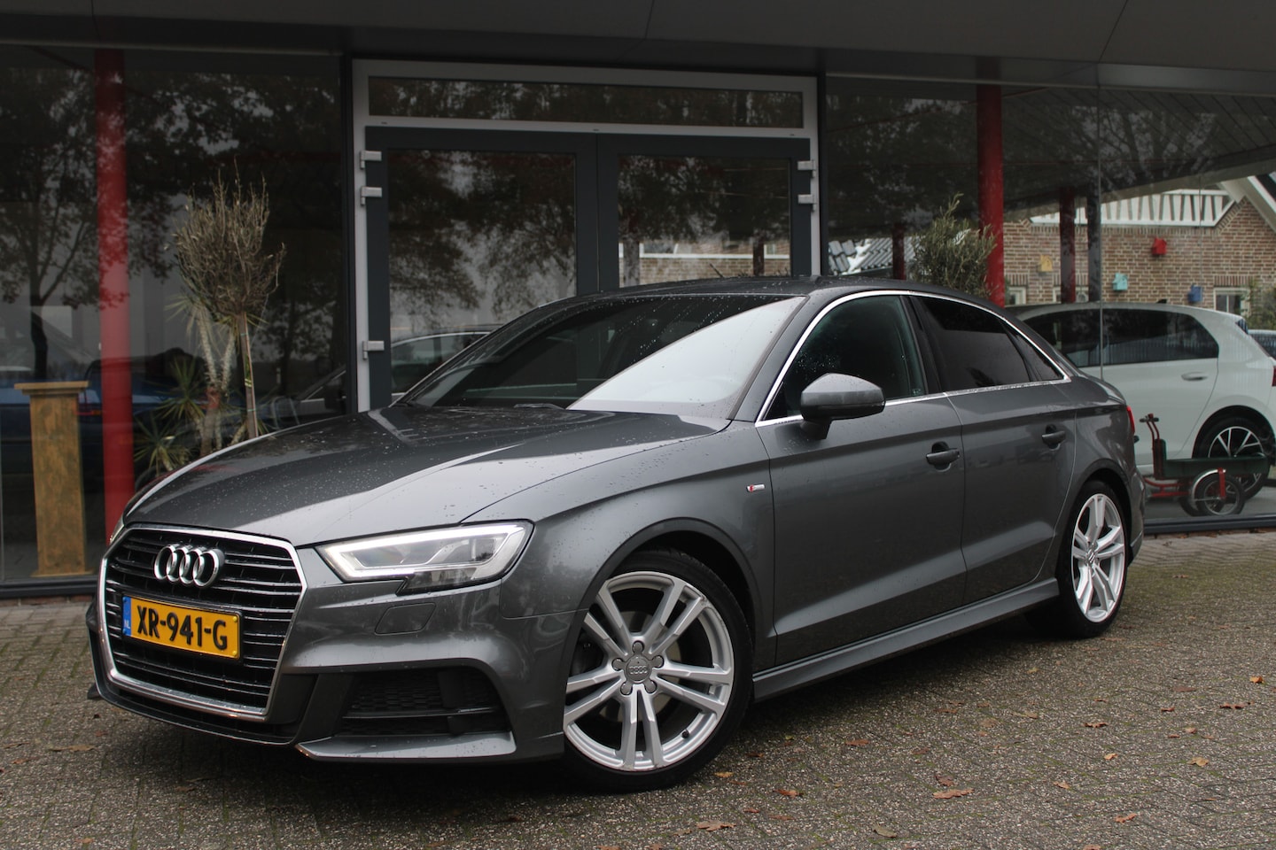 Audi A3 Limousine - 35 TFSI CoD Sport S Line Edition | S-tronic | PDC Achter | Trekhaak | - AutoWereld.nl