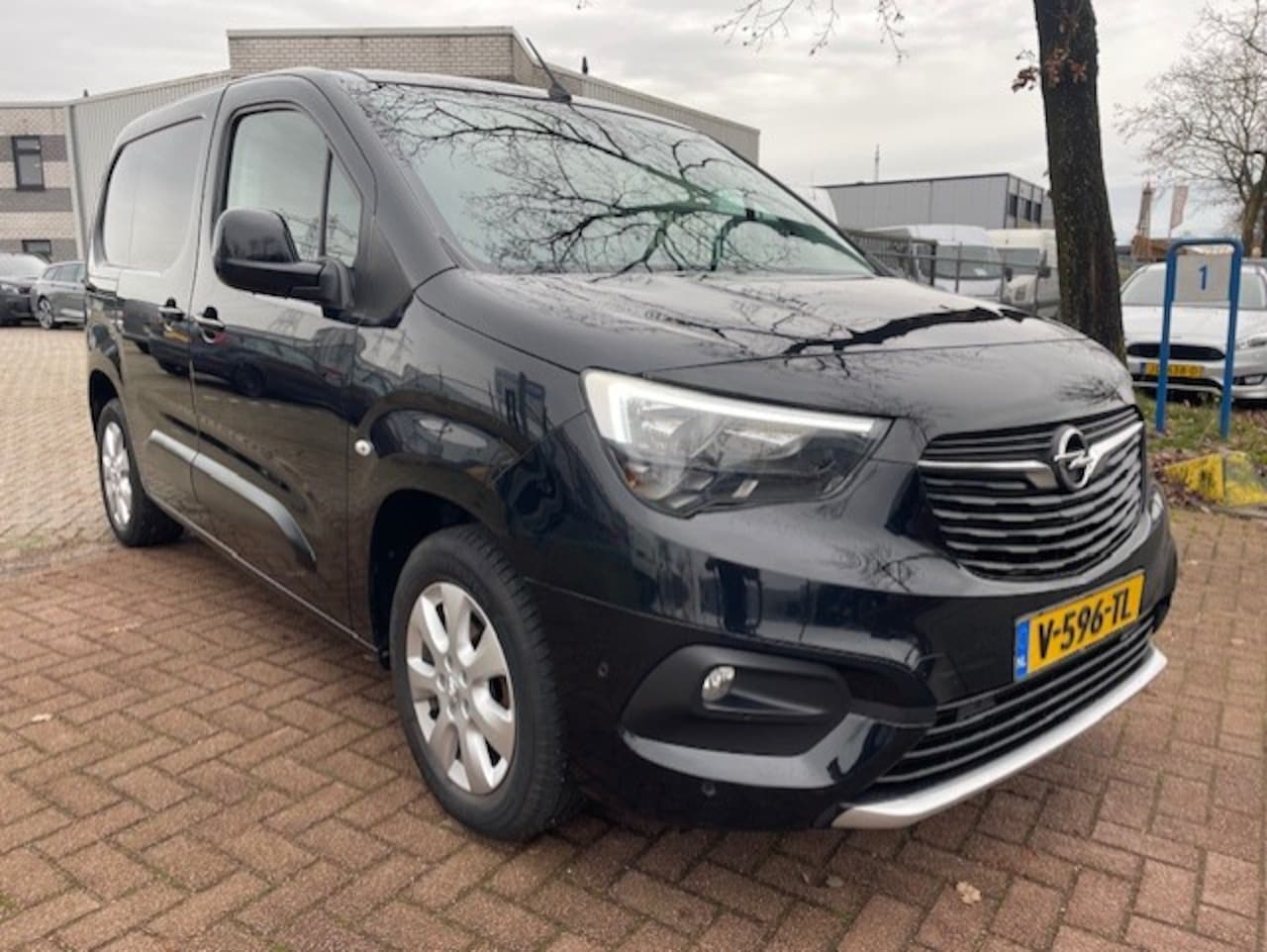 Opel Combo - 1.6D L1 H1 Innovation+ Airco/ECC,Cruisecontrol,Navigatie,DAB - AutoWereld.nl