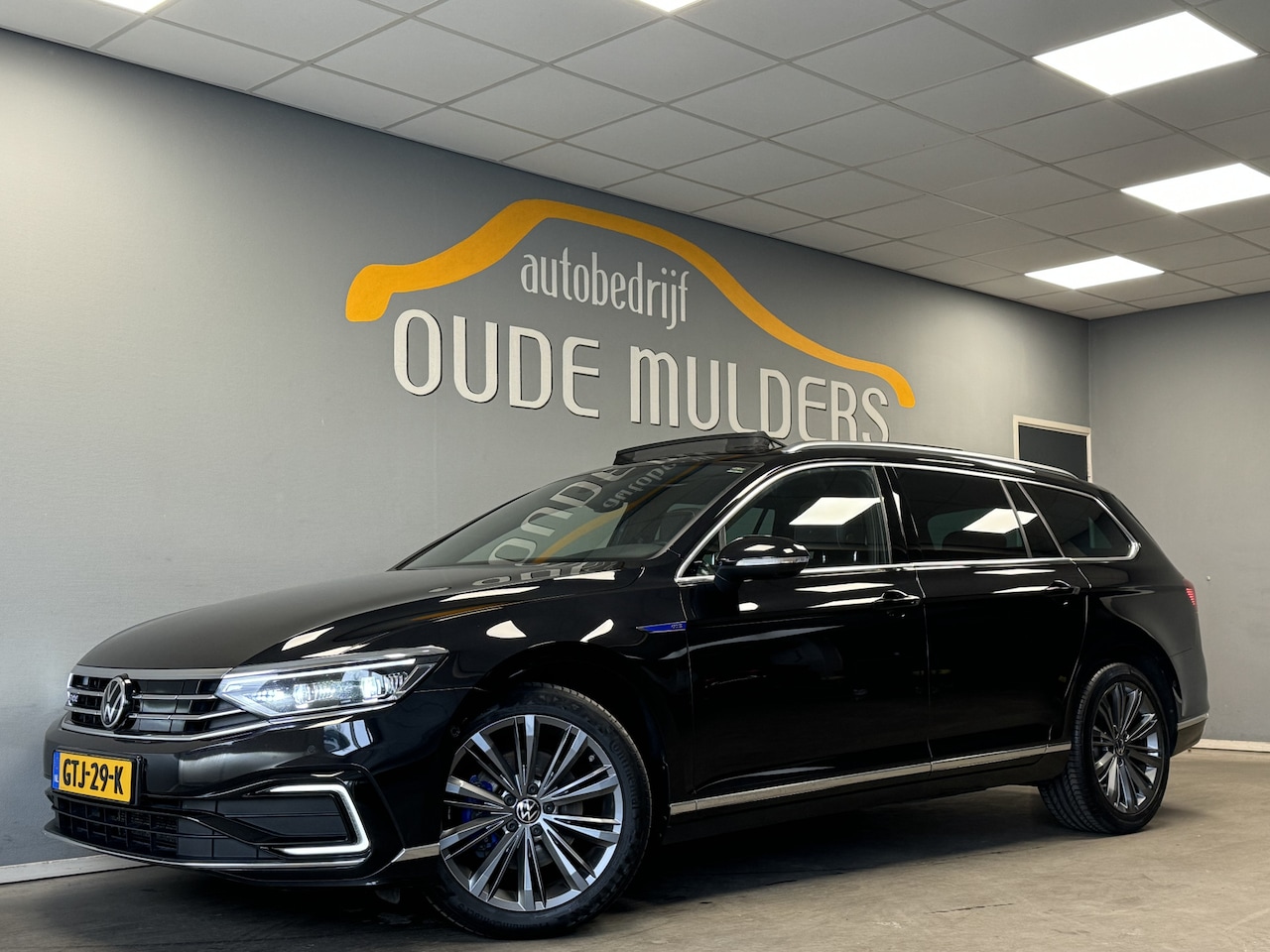 Volkswagen Passat Variant - 1.4 TSI PHEV GTE Panoramadak/Trekhaak/360Camera - AutoWereld.nl