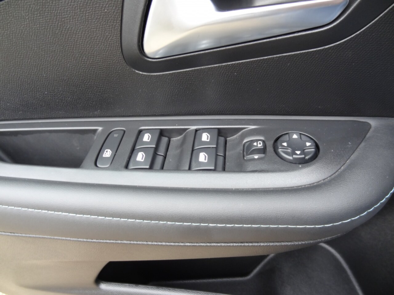 Peugeot 208 - 1.2 PT Aut. Allure Pack Navigatie