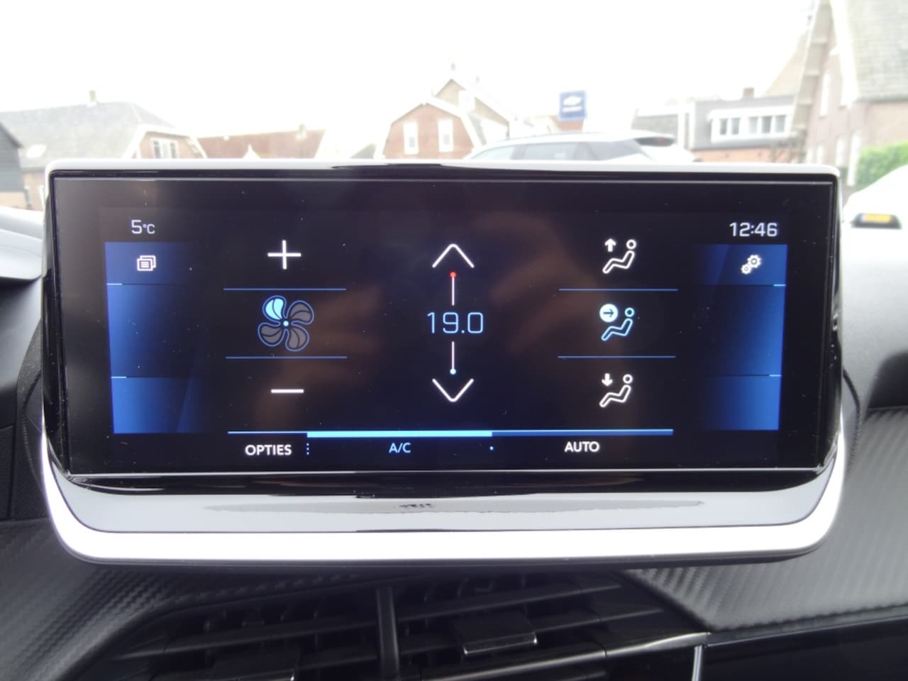 Peugeot 208 - 1.2 PT Aut. Allure Pack Navigatie