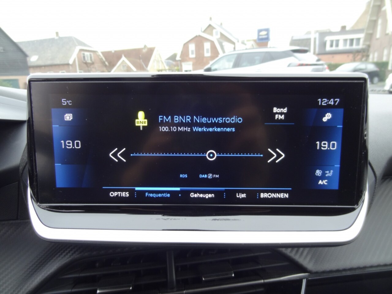 Peugeot 208 - 1.2 PT Aut. Allure Pack Navigatie