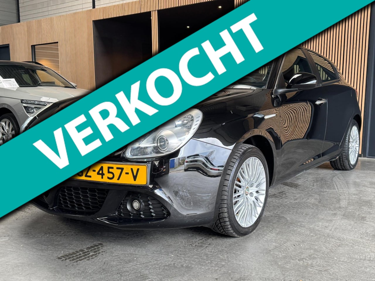 Alfa Romeo Giulietta - 1.4 T Progression Automaat Leer|Airco|Cruise|PDC|Stoelvw|APK - AutoWereld.nl