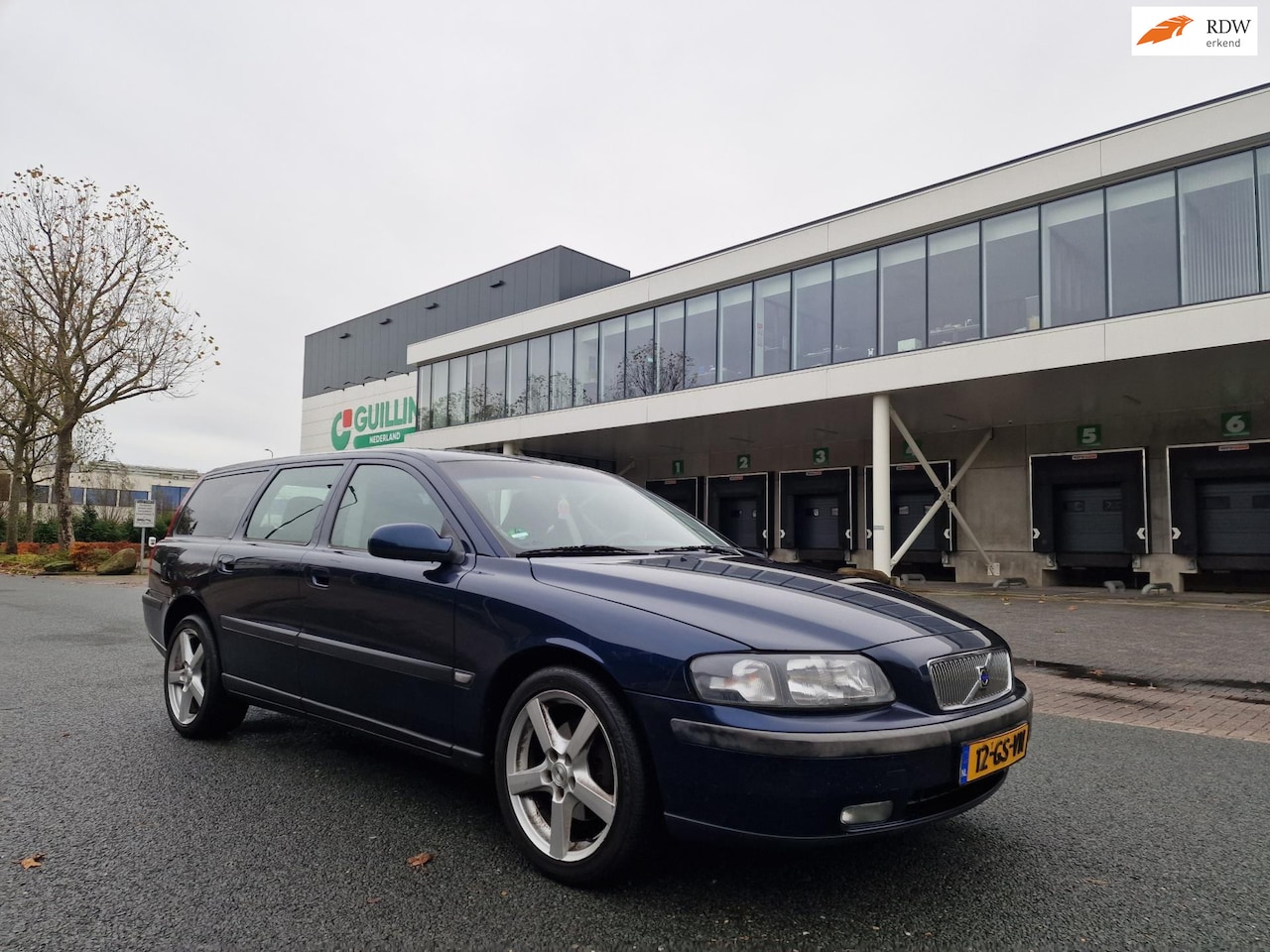 Volvo V70 - 2.4 Comfort Line AUT CRUISE AIRCO ELEC.PAKET - AutoWereld.nl