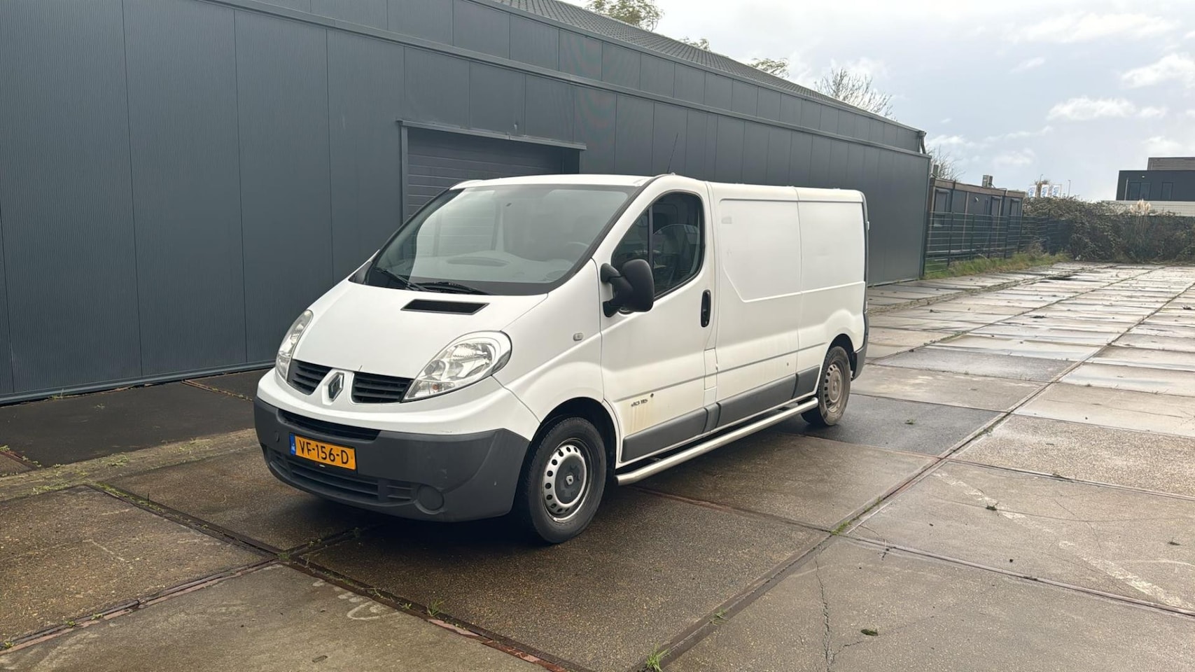 Renault Trafic - 2.0 dCi T29 L2H1 Eco Black Edition 180.000 Nap Airco Lang Wit 2013 - AutoWereld.nl