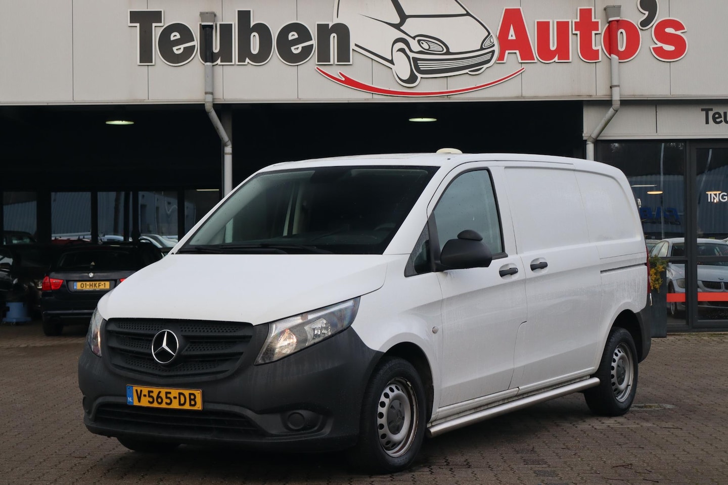 Mercedes-Benz Vito - 109 CDI Radio cd speler, Airco, Linker- en rechter zijdeur, Sidebars - AutoWereld.nl