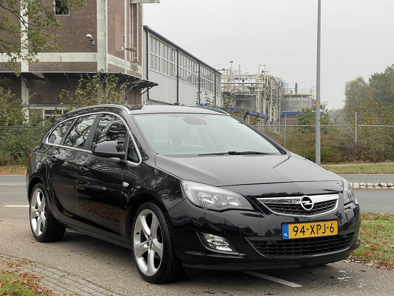 Opel Astra Sports Tourer - 1.4 Turbo Sport | APK 6-2025 | 19 inch. Lichtmetalen Velgen | Trekhaak - AutoWereld.nl