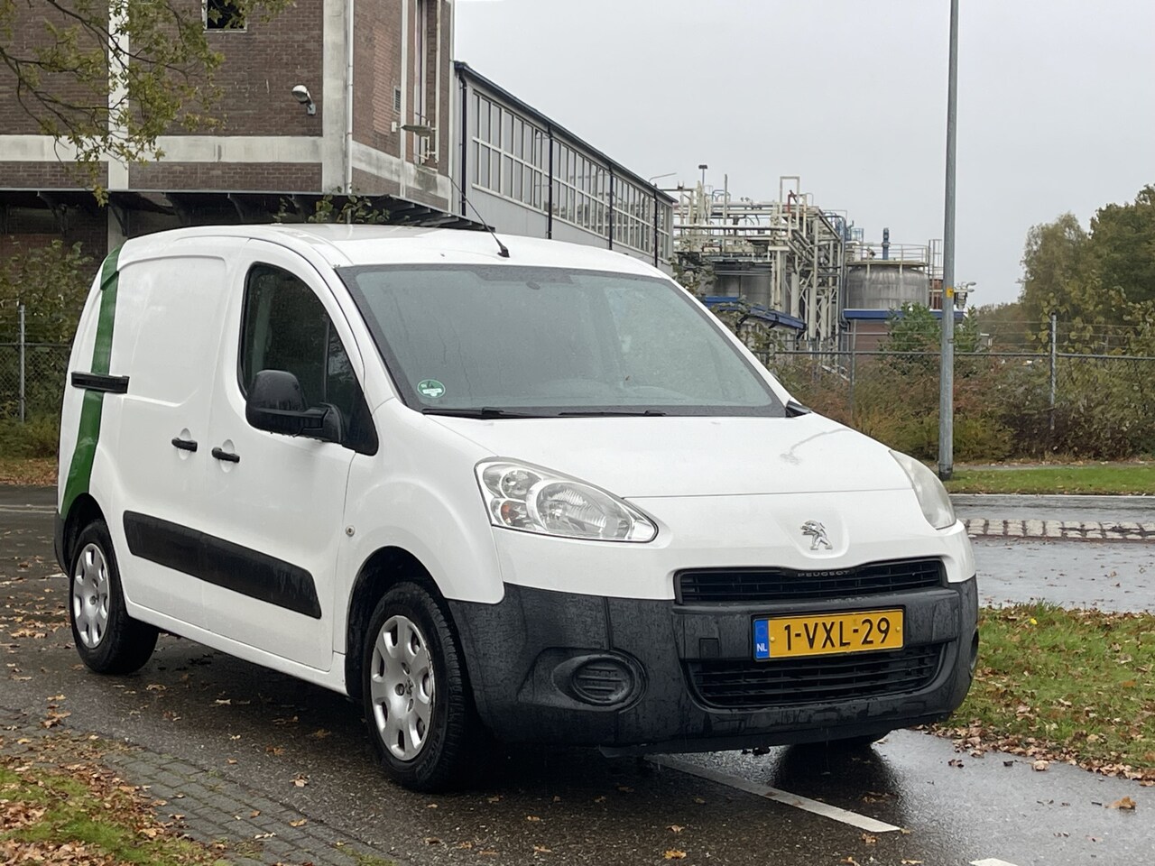 Peugeot Partner - 120 1.6 e-HDI L1 XT Profit + | Trekhaak | Schuifdeur | APK 7-2025 - AutoWereld.nl