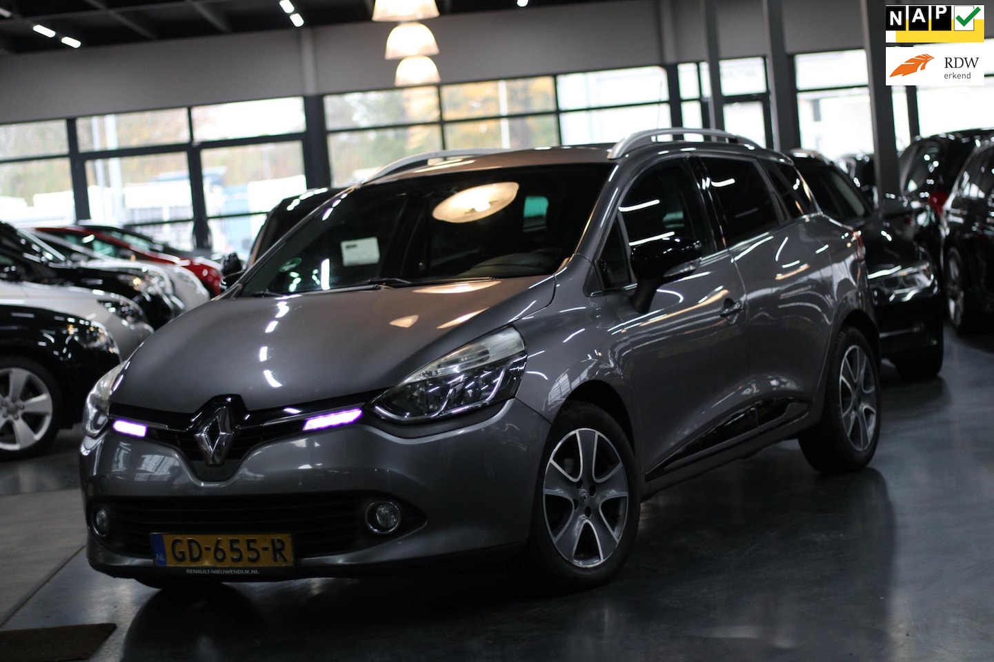 Renault Clio Estate - 0.9 TCe Night&Day|NW DISTR KETTING|PDC|BASS REFLEX|NAVI| - AutoWereld.nl