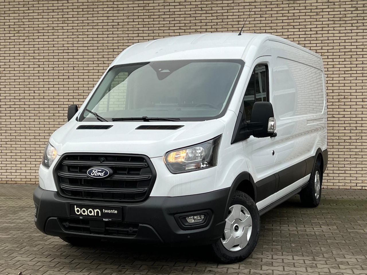 Ford Transit - 350 L3H2 Trend 165 PK | 2x schuifdeur | Trekhaak | Camera | Appla carplay | - AutoWereld.nl