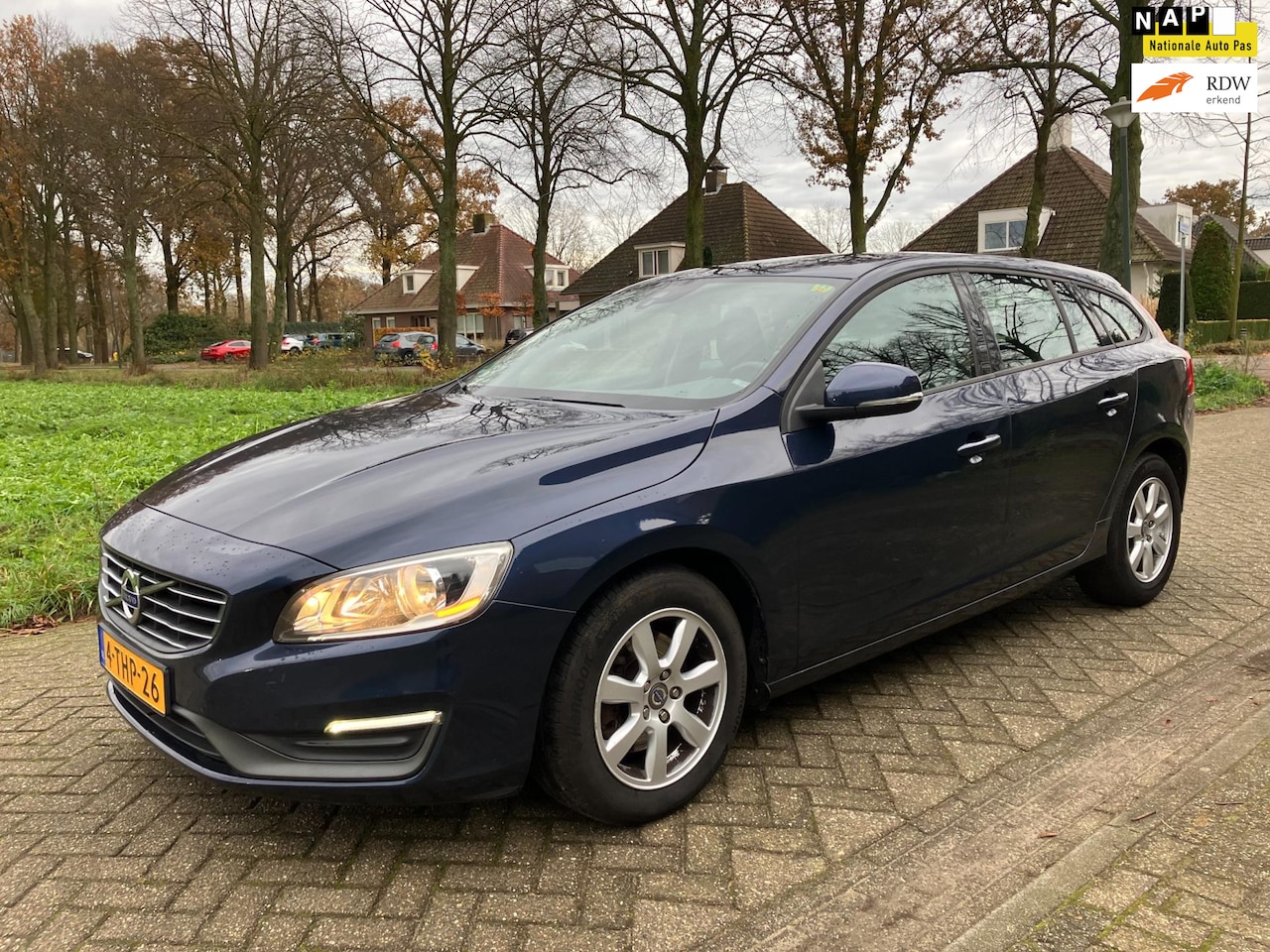 Volvo V60 - 1.6 D2 Summum AUTOMAAT - AutoWereld.nl