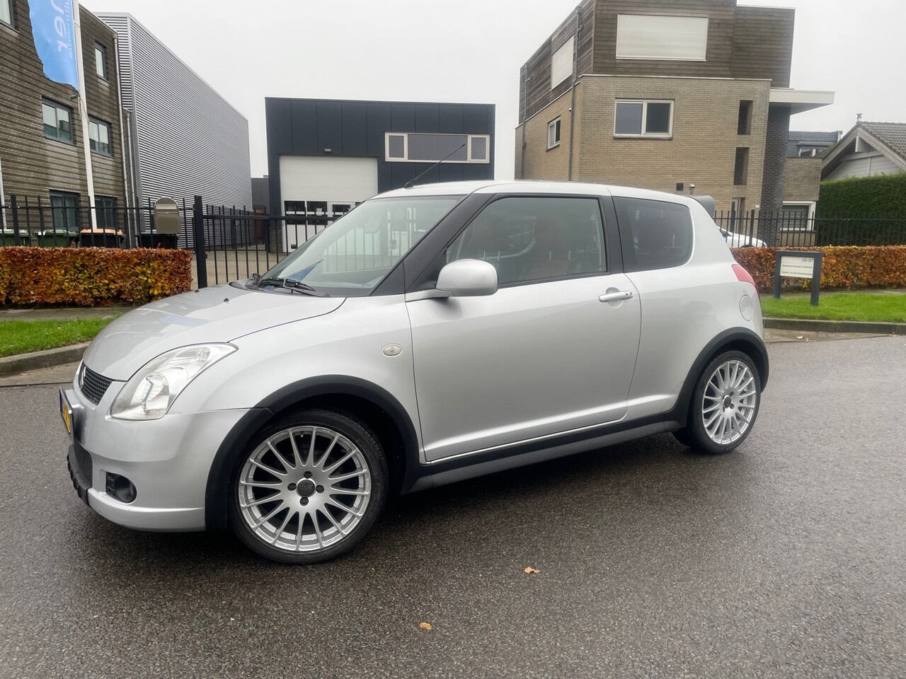 Suzuki Swift - 1.5 Exclusive AUTOMAAT/Airco/Keyless/Leder/GT/17'' - AutoWereld.nl