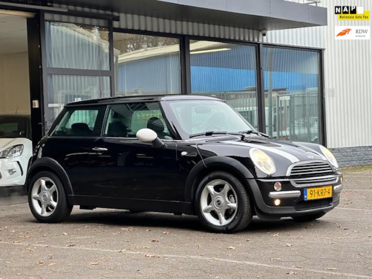 MINI One - Mini 1.6 Salt / Airco / 2002 / Nieuwe APK - AutoWereld.nl