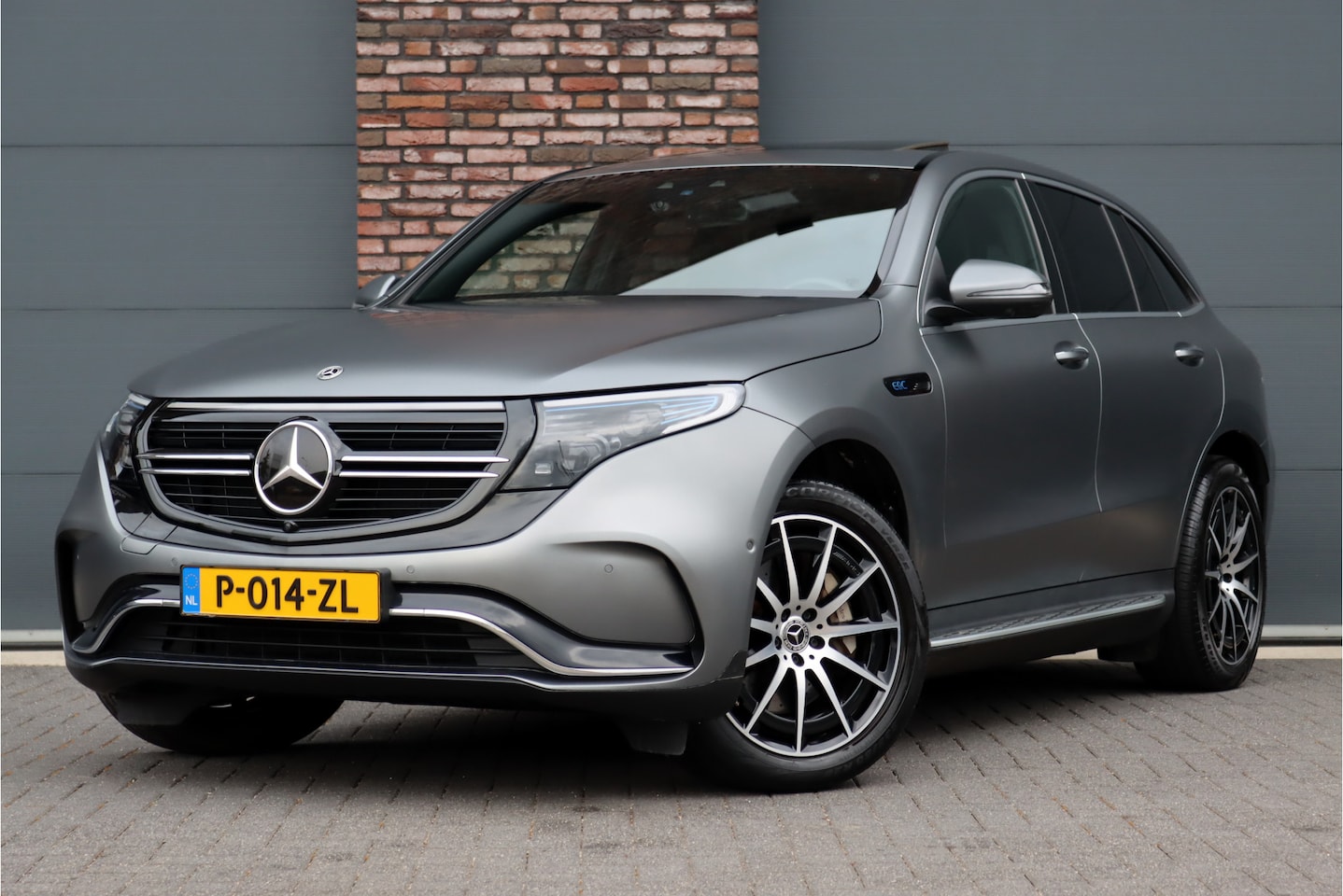 Mercedes-Benz EQC - 400 4MATIC Premium+ 80 kWh | 'MANUFAKTUR' | Schuifdak | Distronic+ | Burmester | Memory | - AutoWereld.nl