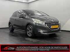 Peugeot 208 - 1.2 VTi Envy Clima, Parkeer sensoren, Navi, Cruise control, Lichtmetalen velgen