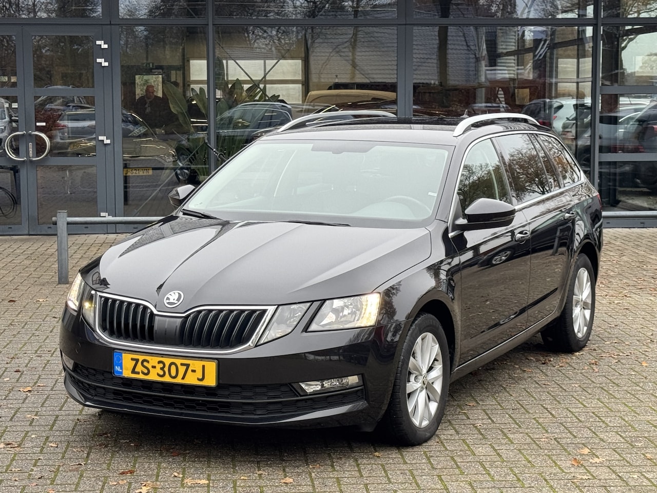 Skoda Octavia Combi - 1.0 TSI Greentech Ambition Business Automaat/Navigatie/Cruise/Stoelverwarming/ - AutoWereld.nl