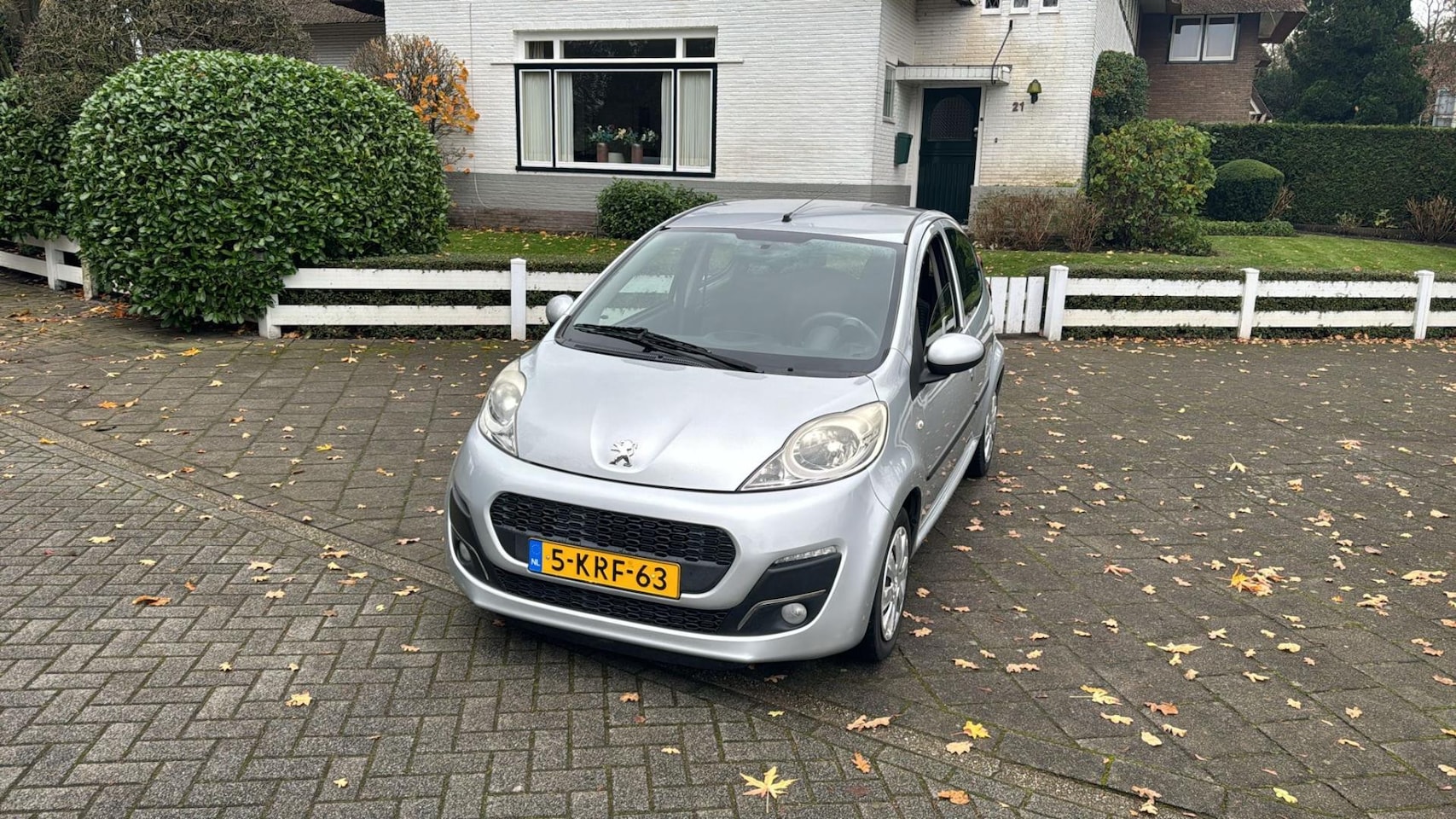 Peugeot 107 - 1.0 Active 128.000 Nap Airco Zilver 2013 - AutoWereld.nl