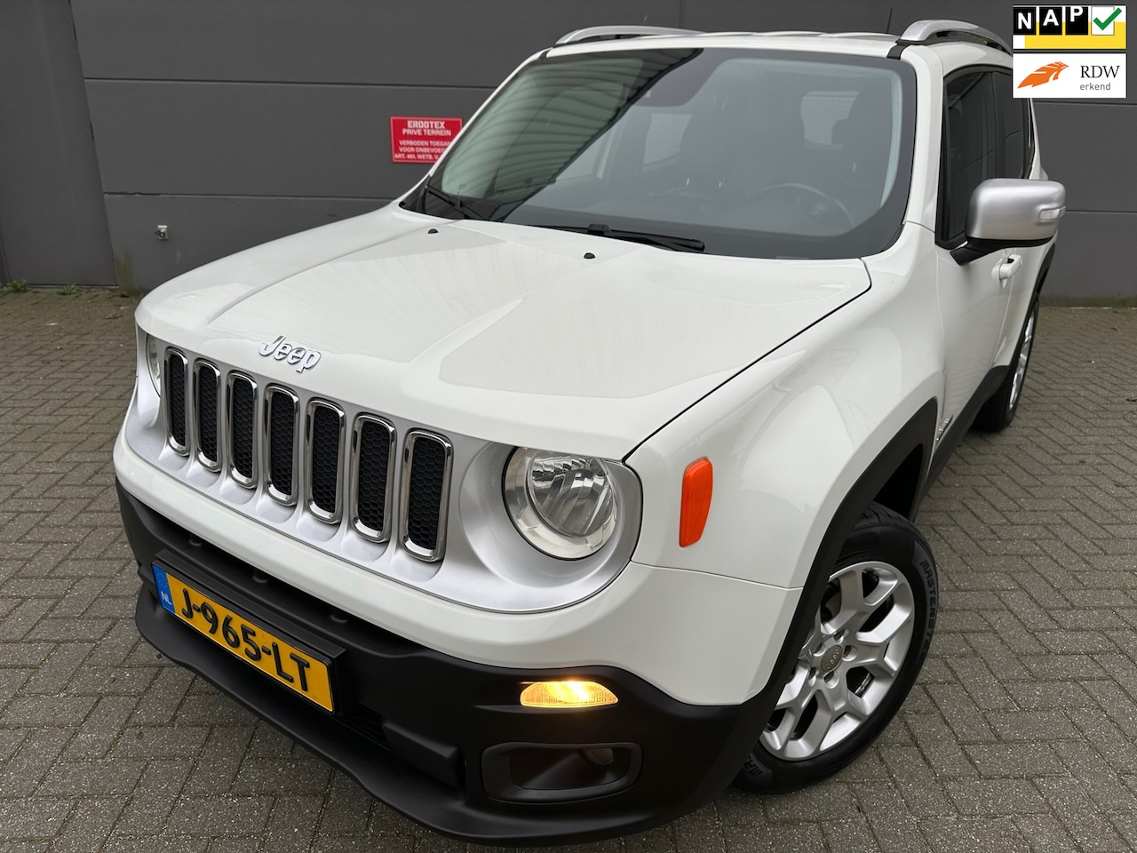 Jeep Renegade - 1.4 MultiAir Latitude*STOEL VERWARMING*CRUISE*LEER BEKLEDING*PARK SENSOREN*APK*NAP - AutoWereld.nl