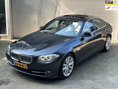 BMW 5-serie - 528i High Executive l SChuifdak l Grootbeeld Navi l Xenon l Volleder Comfort Stoelen l Vol