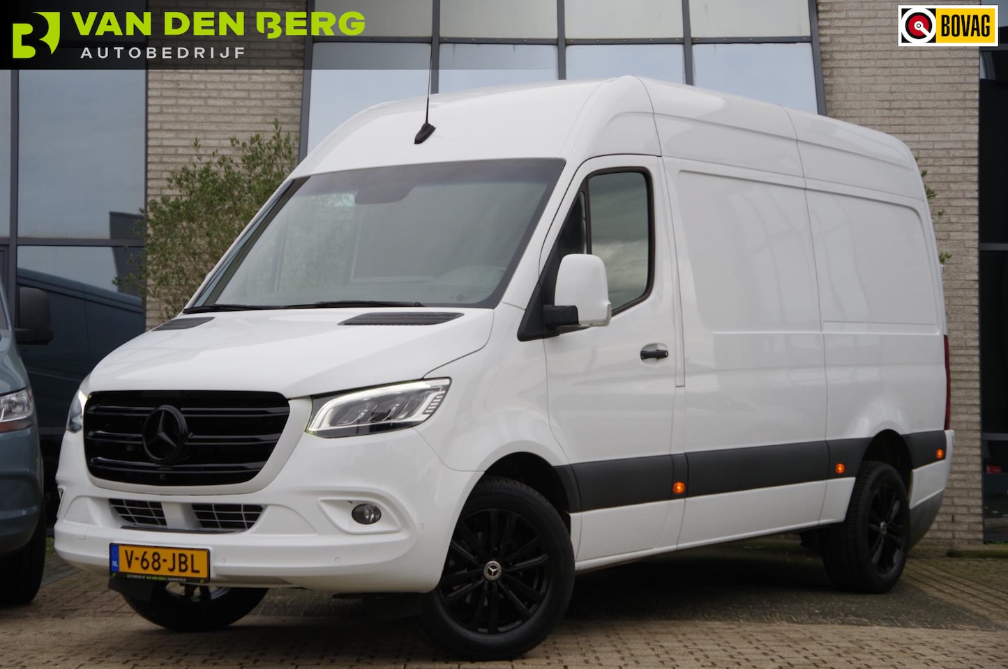 Mercedes-Benz Sprinter - 319 3.0 CDI V6 L2H2 AUT. LED, 360 CAMERA, ELETR. SCHUIFDEUR, ADAPT. CRUISE, STOELVERWARMIN - AutoWereld.nl