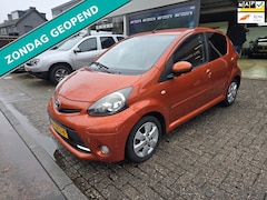 Toyota Aygo - 1.0 VVT-i Dynamic Orange | 1E EIGENAAR | 12MND GARANTIE | AIRCO | ELEC PAKKET |