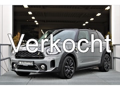 MINI Countryman - 2.0 Cooper S E ALL4 220pk Facelift BlackEdition Apple CarPlay ACC LED 18-inch