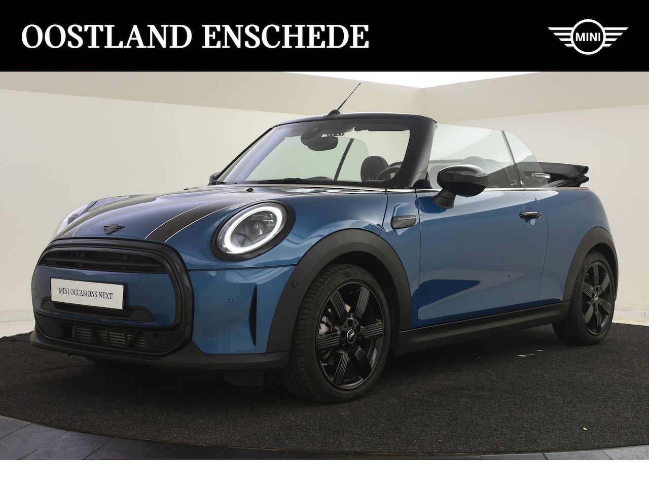 MINI Cabrio - Cooper Classic Automaat / Sportstoelen / Stoelverwarming / LED / Cruise Control / Park Ass - AutoWereld.nl