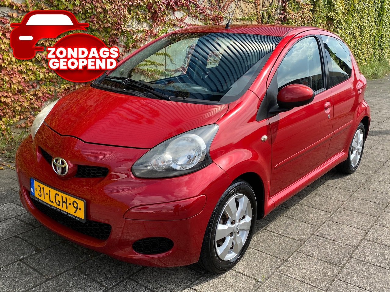 Toyota Aygo - 1.0-12V Aspiration Red|5 Deurs|Airco| - AutoWereld.nl