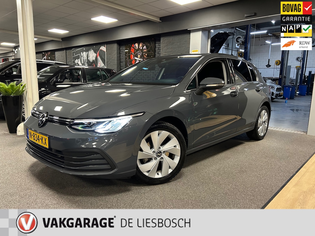 Volkswagen Golf - 1.0 TSI Golf 1.0 TSI Golf,apple carplay,led,adaptive cruisec,virual cockpit,pdc,media - AutoWereld.nl