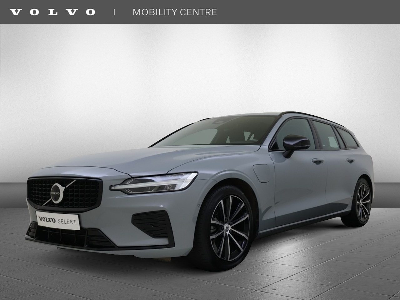 Volvo V60 - T6 AWD plus Dark | Panoramadak | Trekhaak | 360° Camera | - AutoWereld.nl