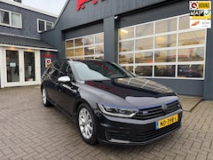 Volkswagen Passat Variant - 1.4 TSI GTE Connected Series Plus / Pano / Full Led / ACC / Trekhaak