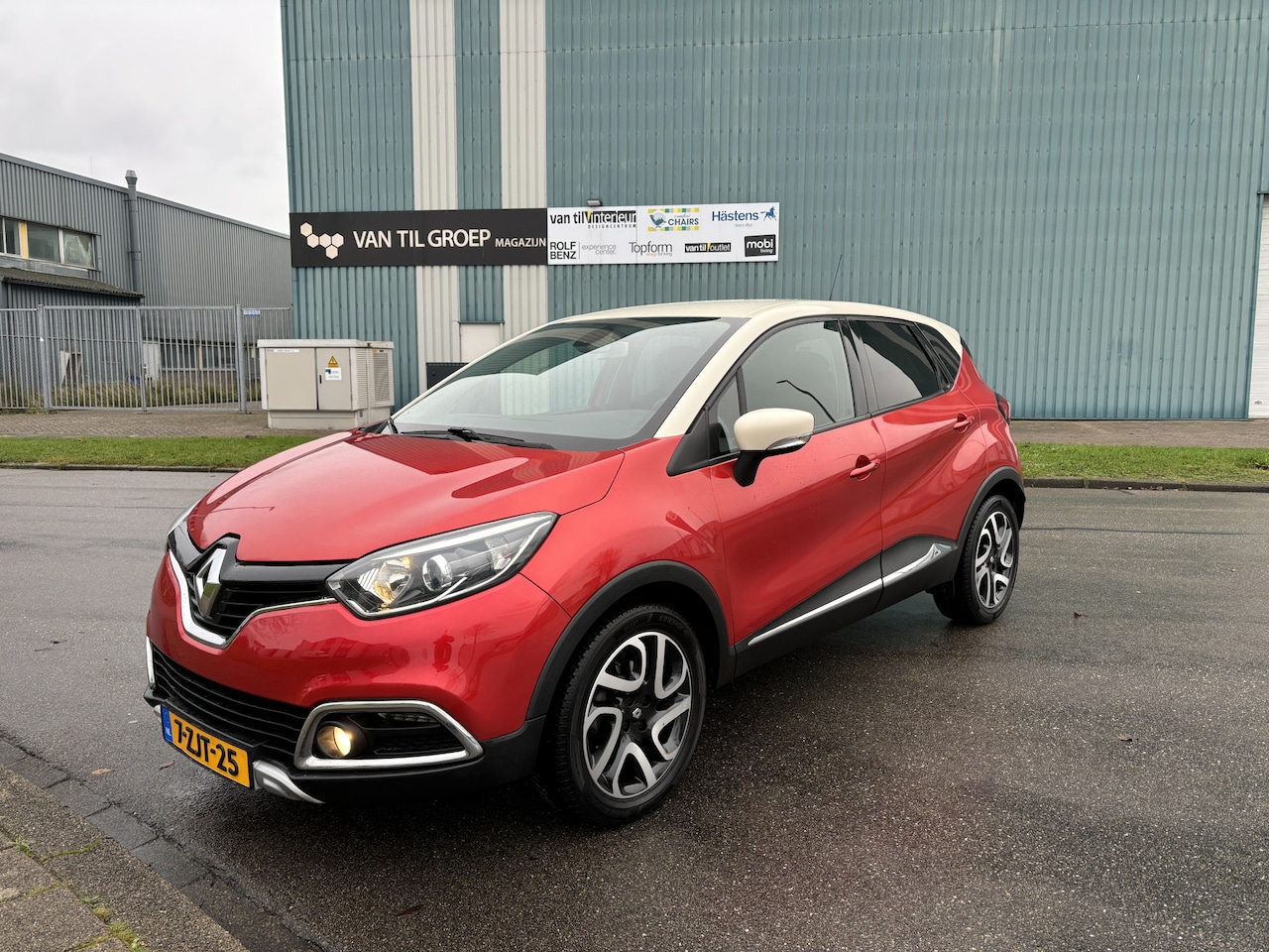 Renault Captur - 1.2 TCe Helly Hansen Automaat 120 PK. Clima,Navi,Parkeerhulp,CPV,LMvelgen,Half leder,Enz.. - AutoWereld.nl