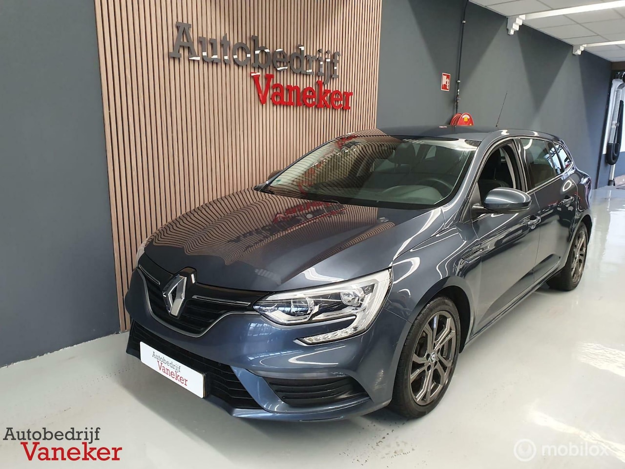 Renault Mégane Estate - 1.2 TCe Bose|Trekhaak|A/C - AutoWereld.nl