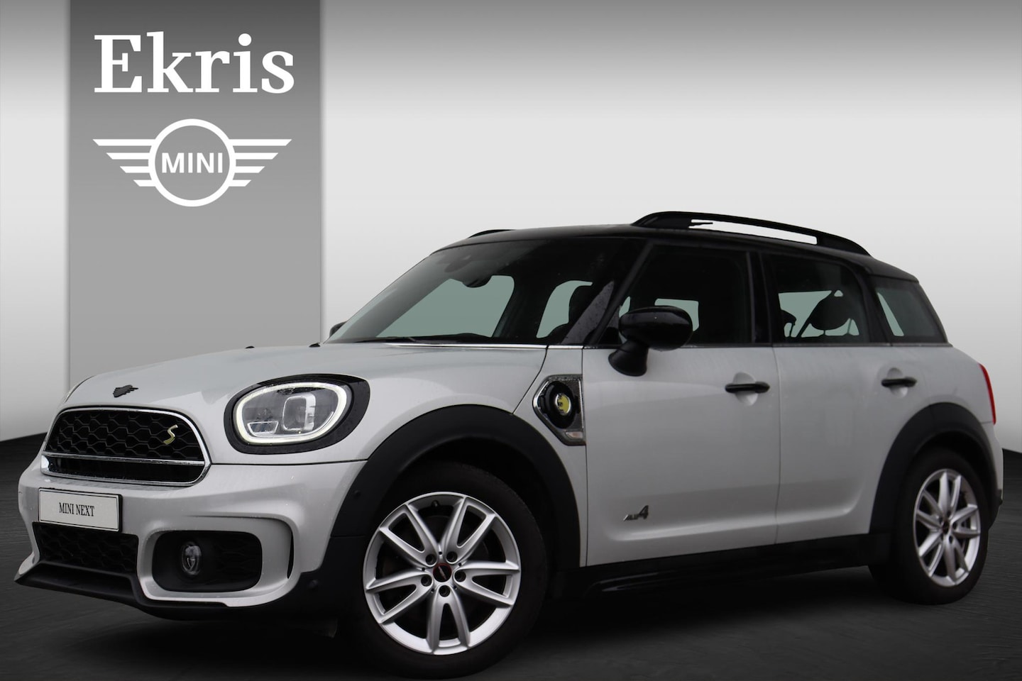 MINI Countryman - Mini 2.0 Cooper S E ALL4 Connected Navigation Pakket / John Cooper Works Uitvoering / Comf - AutoWereld.nl