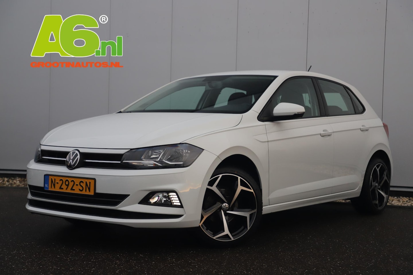 Volkswagen Polo - 1.0 TSI Comfortline 95PK NAP! Navigatie 17 inch R Line Look Velgen Adaptive Cruise Carplay - AutoWereld.nl