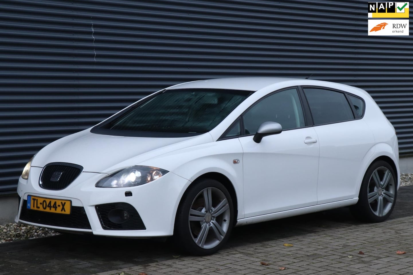 Seat Leon - 2.0 TDI FR 2.0 TDI FR - AutoWereld.nl