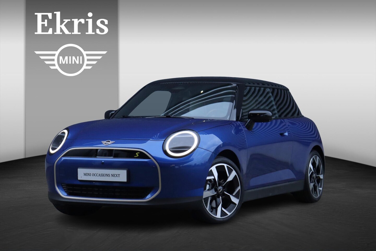 MINI Mini-Electric - 3-deurs Cooper SE | Favoured Trim + Pakket XL + Panodak + Harman Kardon + Head-Up + Parkin - AutoWereld.nl