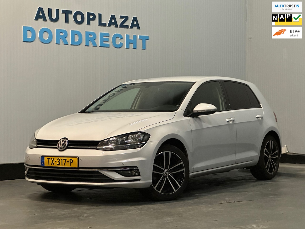 Volkswagen Golf - 1.0 TSI Comfortline Business Stoelverw. - AutoWereld.nl