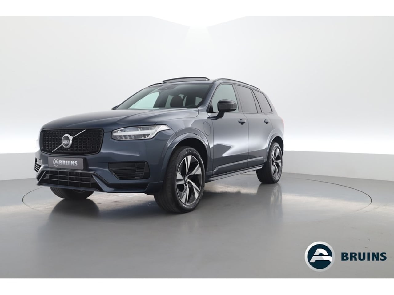 Volvo XC90 - 2.0 390PK T8, R-design, Head-up, Trekhaak, H&K, Pano-dak - AutoWereld.nl