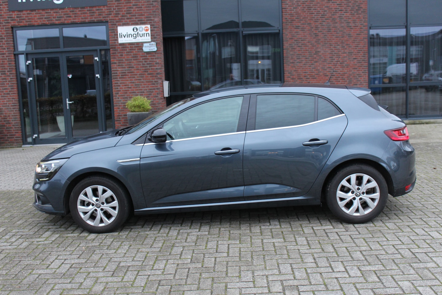 Renault Mégane - 1.3 TCe Limited Clima-Cruise-navi-Camera 22.000 KM !! - AutoWereld.nl