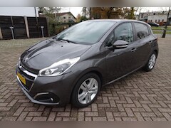 Peugeot 208 - 1.2 PureTech Signature 5 Drs * AIRCO * NAVI * PDC *