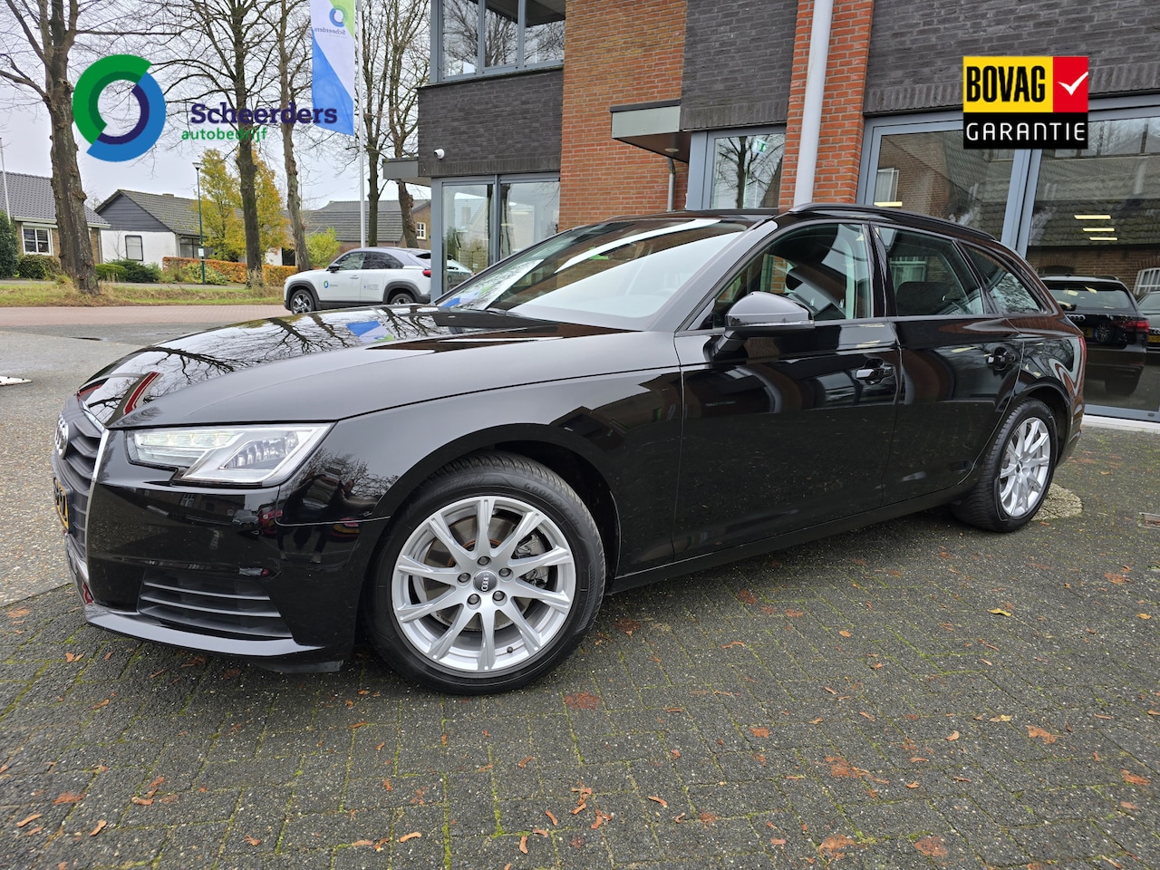 Audi A4 Avant - 35 TFSI Design 35 TFSI Design,Trekhaak,Pano dak - AutoWereld.nl