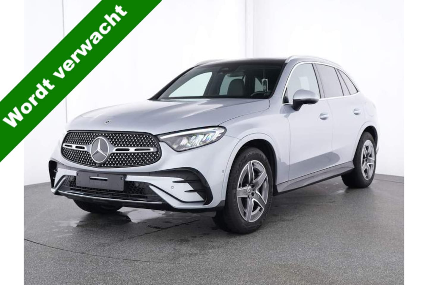 Mercedes-Benz GLC-klasse - 300e 4MATIC AMG Line l Panoramadak l Luchtvering l Meesturend achteras l MBUX l Head Up l - AutoWereld.nl