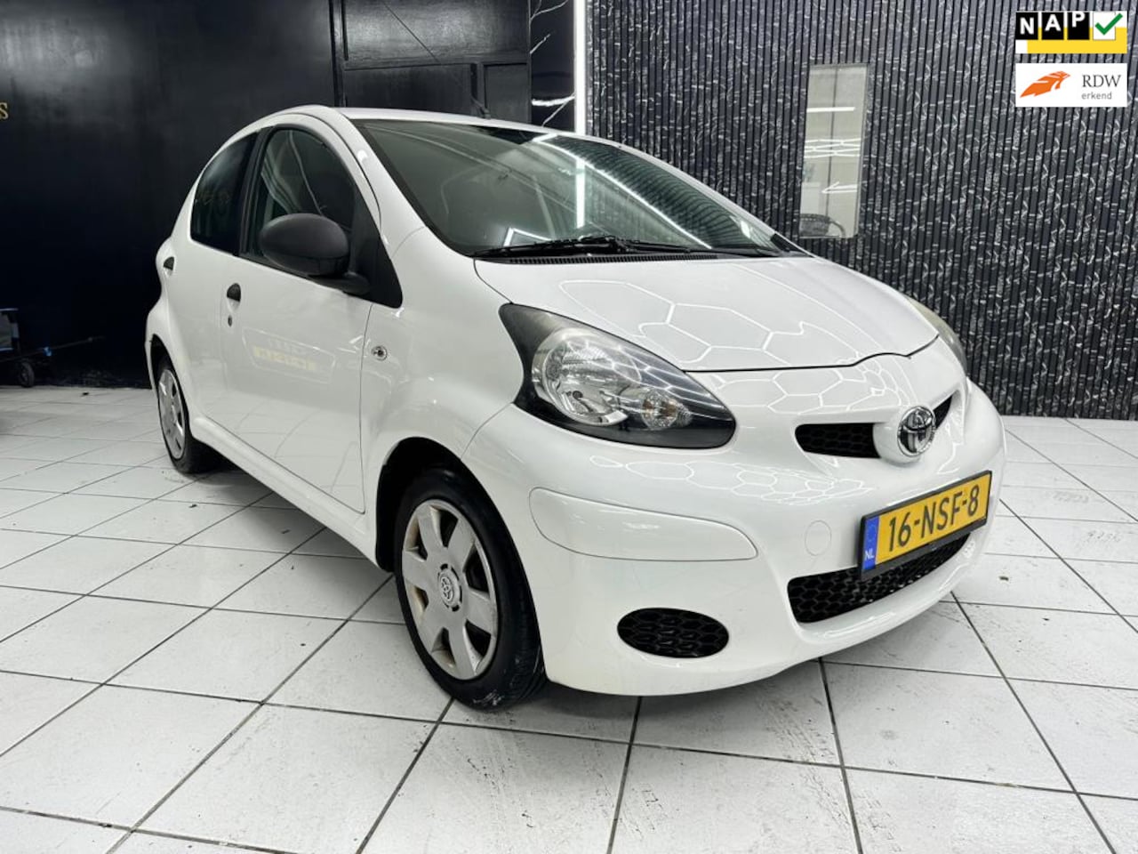 Toyota Aygo - 1.0-12V Access 1.0-12V Access - AutoWereld.nl