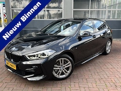 BMW 1-serie - 118i 5-deurs 118i High Executive M Sport 2024 km 4400 NIEUW