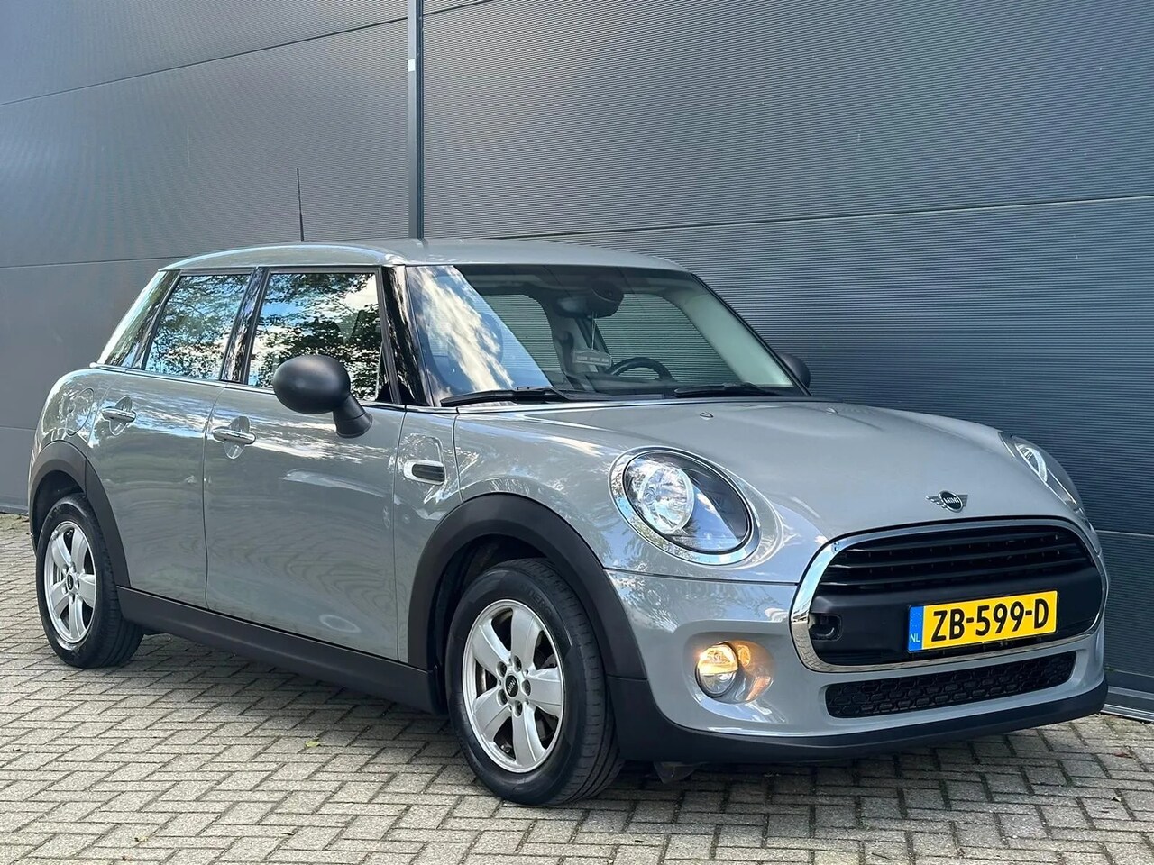 MINI One - Mini 1.5 NAVI | 63755KM | CARPLAY| KEYLESS| DIGITAAL | BTW - AutoWereld.nl