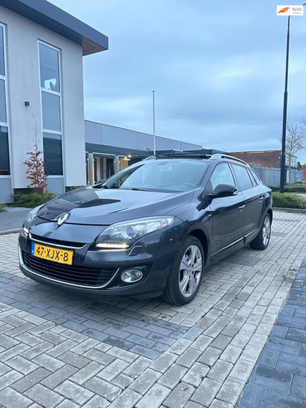 Renault Mégane Estate - 1.5 dCi Bose Clima Keyless Full Option Pano LM - AutoWereld.nl