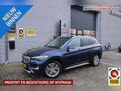 BMW X1 - sDrive20i Automaat | Navi | Stoelverwarming voor | Parkeersensoren voor en achter | Head u