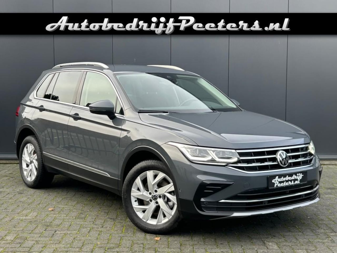 Volkswagen Tiguan - 1.4 TSI Hybrid IQ-LED ACC V-cockpit Sfeerlicht Camera Trekhaak - AutoWereld.nl